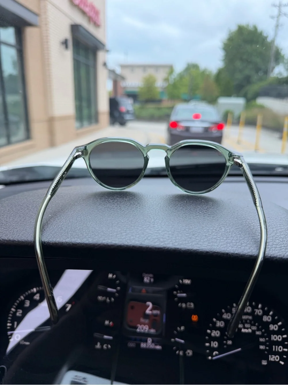 Men's Round WMP eyewear sunglasses